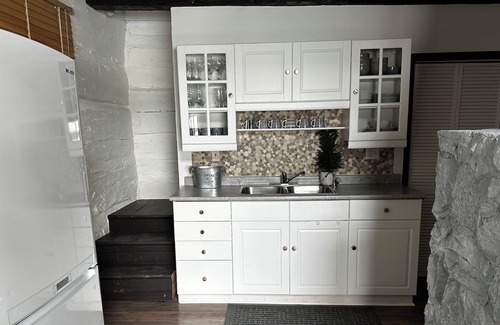 Ramara Cottage | Cozy log cottage on the water with private dock.