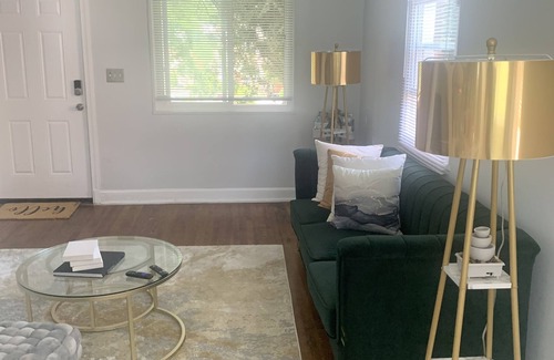 Fort Dupont House | Cozy Love Suite