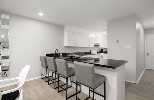 McAllen Condo | Cozy, Lovely 2 bedroom 2.5 bathrooms Recently remodeled.