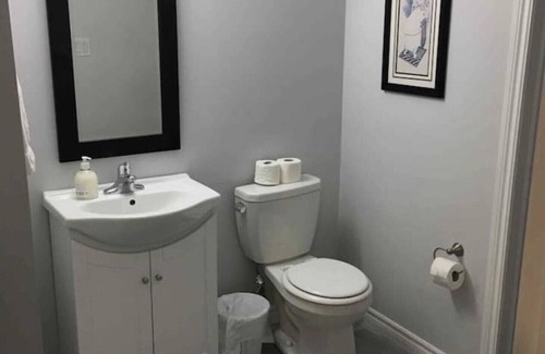 Barrie House | Cozy Lower Unit Barrie