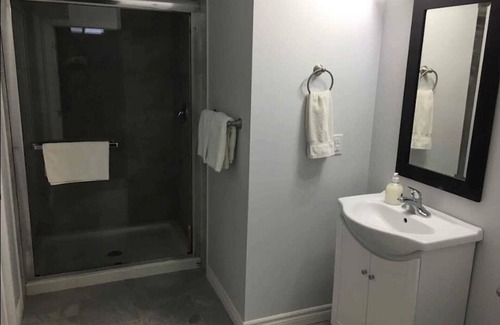 Barrie House | Cozy Lower Unit Barrie
