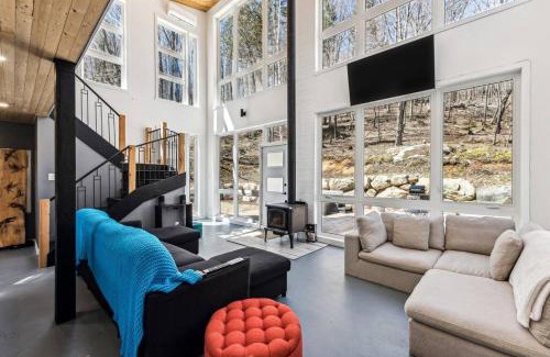 Grenville-sur-la-Rouge Ski Chalet | Cozy, luminous and charming retreat