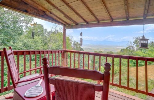 Luray Apartment | Cozy Luray Cabin with Views Near Hiking Trails!