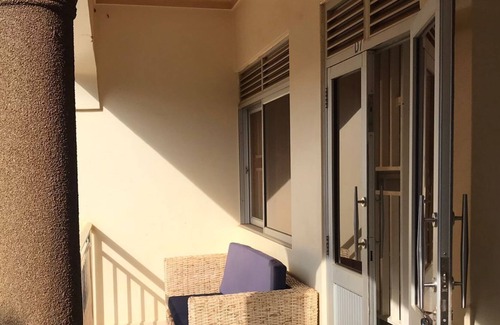 Masaka Condo | Cozy luxurious condo in Masaka -3 minutes from town