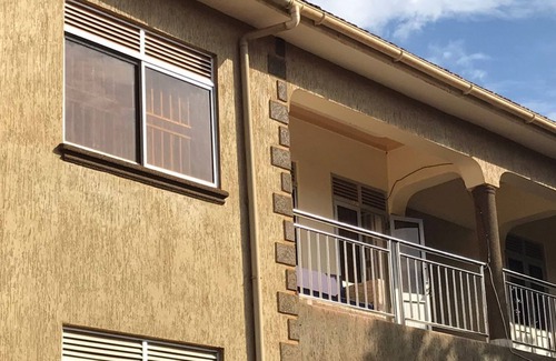 Masaka Condo | Cozy luxurious condo in Masaka -3 minutes from town