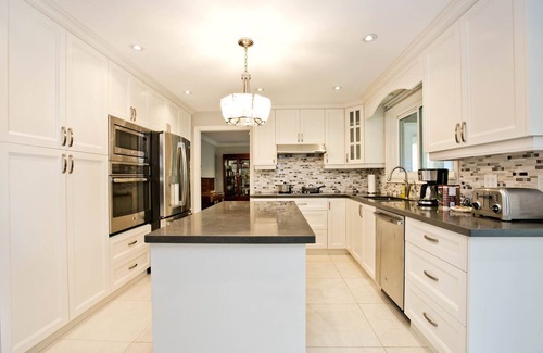 Hillcrest Village House | Cozy Luxury house in Center of North York