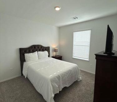 Magnolia House | Cozy Magnolia 4BR 3BA Family Home Retreat