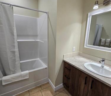 Downtown Gatineau Apartment | Cozy Maison Apt #3