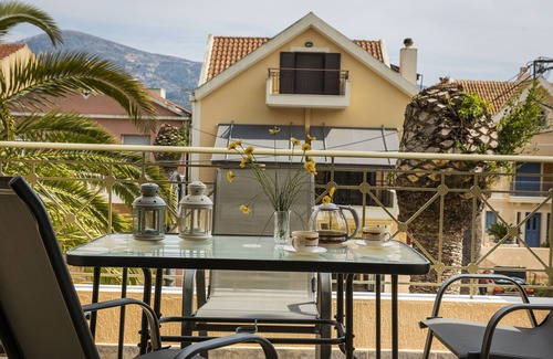 Argostoli Town Apartment | Cozy maisonette at the palms tree road