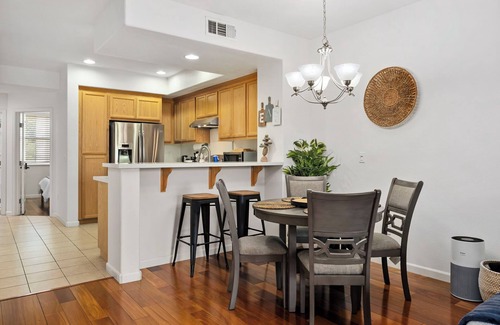 San Jose Condo | Cozy Master Suite Room with Workspace in San Jose near Airport and Hospitals