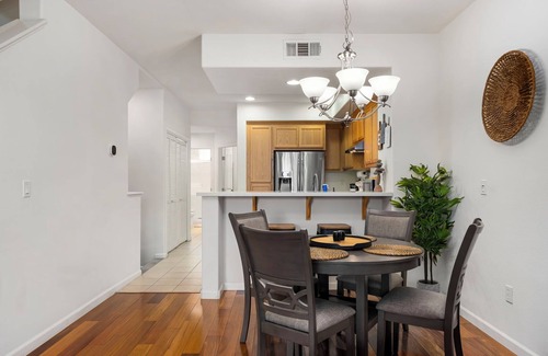 San Jose Condo | Cozy Master Suite Room with Workspace in San Jose near Airport and Hospitals