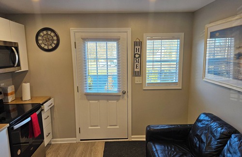 Ashton-Sandy Spring Apartment | Cozy Mini Home in charming Silver Spring with WiFi, AC