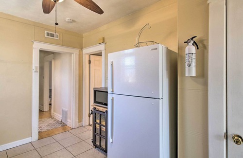 University City Apartment | Cozy Missouri Apartment < 10 Mi to the Arch!