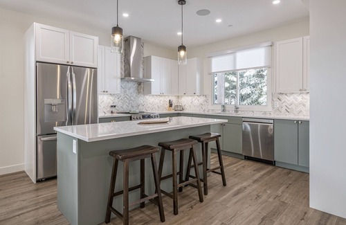 Silver Star Mountain House | Cozy modern duplex with hot tub, BBQ, garage, A/C, media room, large gear room