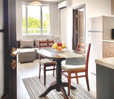 Stara Zagora Apartment | Cozy & Modern 1BR Apart for 4 guests next to Medical University & Free parking