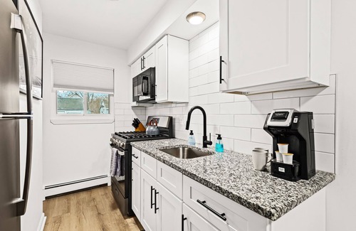 Mount Clemens Apartment | Cozy Modern 1BR Close to Downtown
