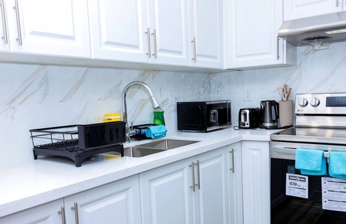 Halton Regional Municipality House | Cozy & Modern 2 BR Getaway