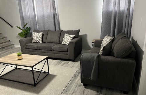 Fort Gary House | Cozy Modern and Lavish 3 Bedroom Basement Suite