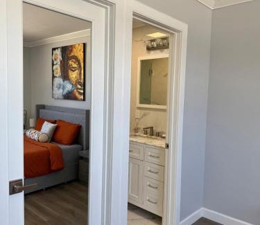 Panorama City Apartment | Cozy Modern Apartment with Free Parking&Wi-Fi