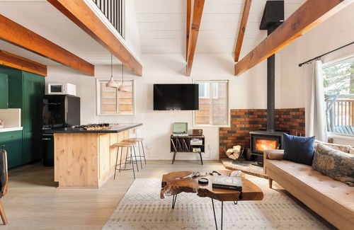 Big Bear City Cabin | Cozy Modern Cabin with Lofted Bedroom in brilliant Big Bear