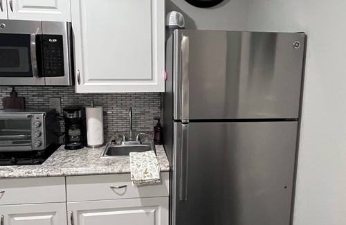 Greater Northdale Apartment | Cozy-modern-charming Studio-Converted Garage-WiFi-AC in Northdale Area in Tampa.