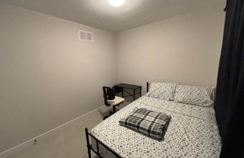 Ottawa Division House | Cozy modern home in a family friendly neighborhood
