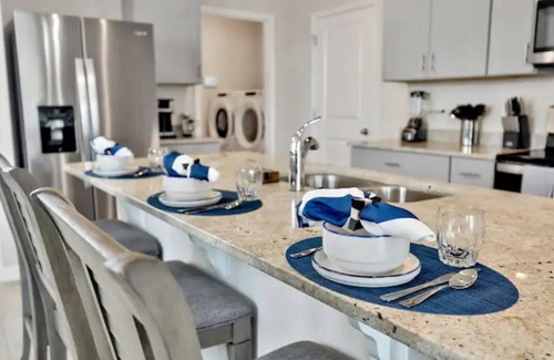 Zephyrhills House | Cozy & Modern home, Only 20 mins from Tampa