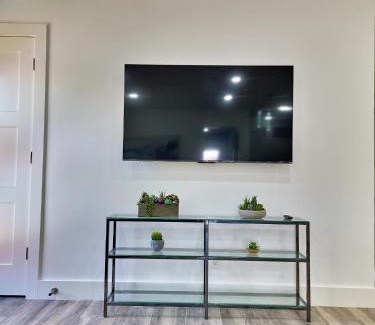 Indian Hills House | Cozy modern house - Near SXSW and other events