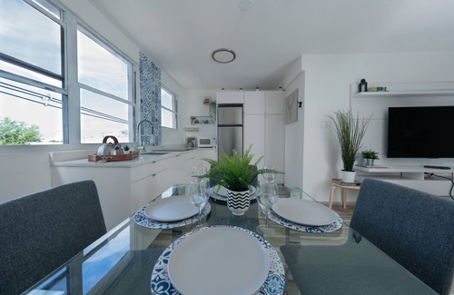 Santurce Apartment | Cozy & Modern. In the heart of San Juan, steps from la Placita.nRenovated apt.