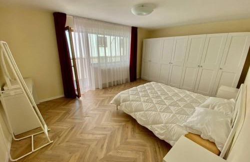 Floresti Apartment | Cozy Modern One Bedroom