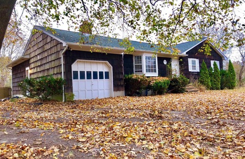 Brookhaven House | Cozy Modern Ranch House Near Bellport/Hamptons