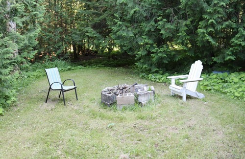 Mono Cottage | Cozy modern river side cottage surrounded by forests, waterfalls and streams
