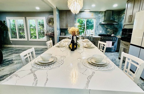 Westminster House | Cozy modern rose house 3-bedrooms pets friendly in Garden Grove, Californian