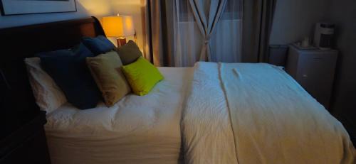 Brampton House | Cozy Modern Stay!