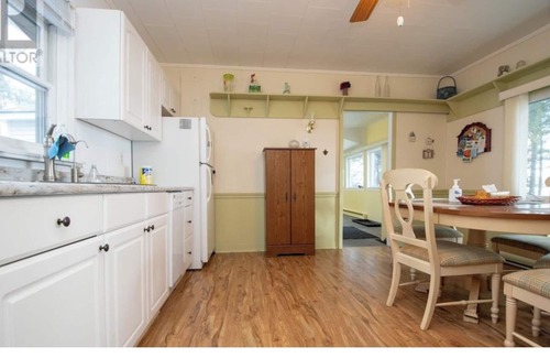 Douro-Dummer Cottage | Cozy, Modern Year-Round Lakefront Cottage with 100ft Shoreline and Stunning View