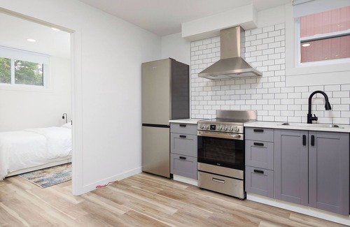 Ahuntsic House | Cozy Montreal retreat in the charming neighborhood of Ahuntsic (5mn to Sauvé)