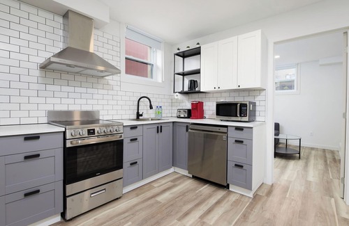 Ahuntsic House | Cozy Montreal retreat in the charming neighborhood of Ahuntsic (5mn to Sauvé)