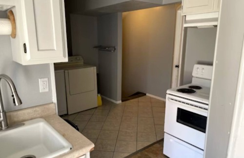 Scera Park South House | Cozy Mother in-law Apartment in Orem