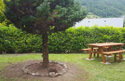 Cauterets Apartment | Cozy mountain chalet with private garden, pets allowed, in Cauterets