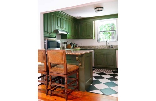 Menlo House | Cozy mountain hideaway in Cloudland, GA