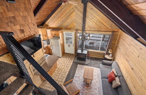 Snowbird Cabin | Cozy Mountain Hideaway w/Wood Stove