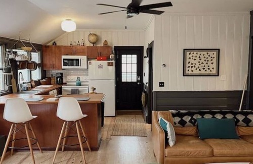 Smallwood Cabin | Cozy Mountain Top Cabin: Sauna, Fireplace Kayak & SUPs