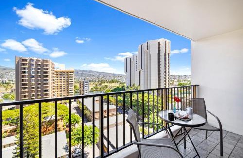 Waikiki Apartment | Cozy Mountain View Haven with Free Parking!