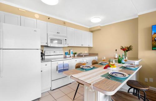 Waikiki Apartment | Cozy Mountain View Haven with Free Parking!