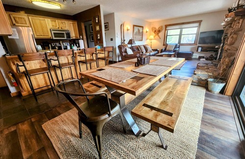 Crested Butte Condo | Cozy Mt. Crested Butte Condo, Walking Distance to Slopes! Hot Tub!