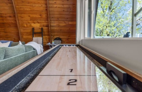 Midway Cabin | Cozy Mtn Cabin Epic Views Hot Tub Fire Pit