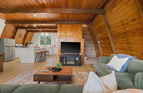 Midway Cabin | Cozy Mtn Cabin Epic Views Hot Tub Fire Pit