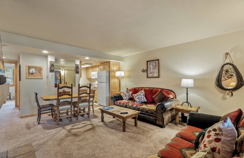 Steamboat Springs Apartment | Cozy MTN Side Condo - Hot tub, Bike Park, Gondola and more!
