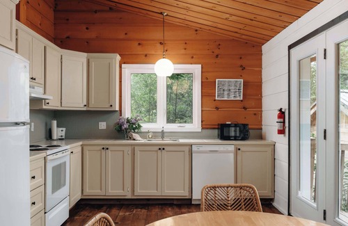 Notre-Dame-de-la-Merci Ski Chalet | Cozy nature refuge with hot tub