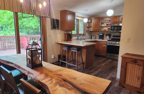 Jackson House | Cozy Nature Scape - Entire Home